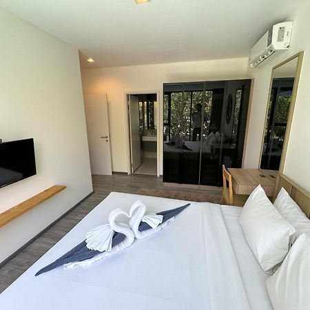The Deck Condominium By Lofty Patong Esterno foto
