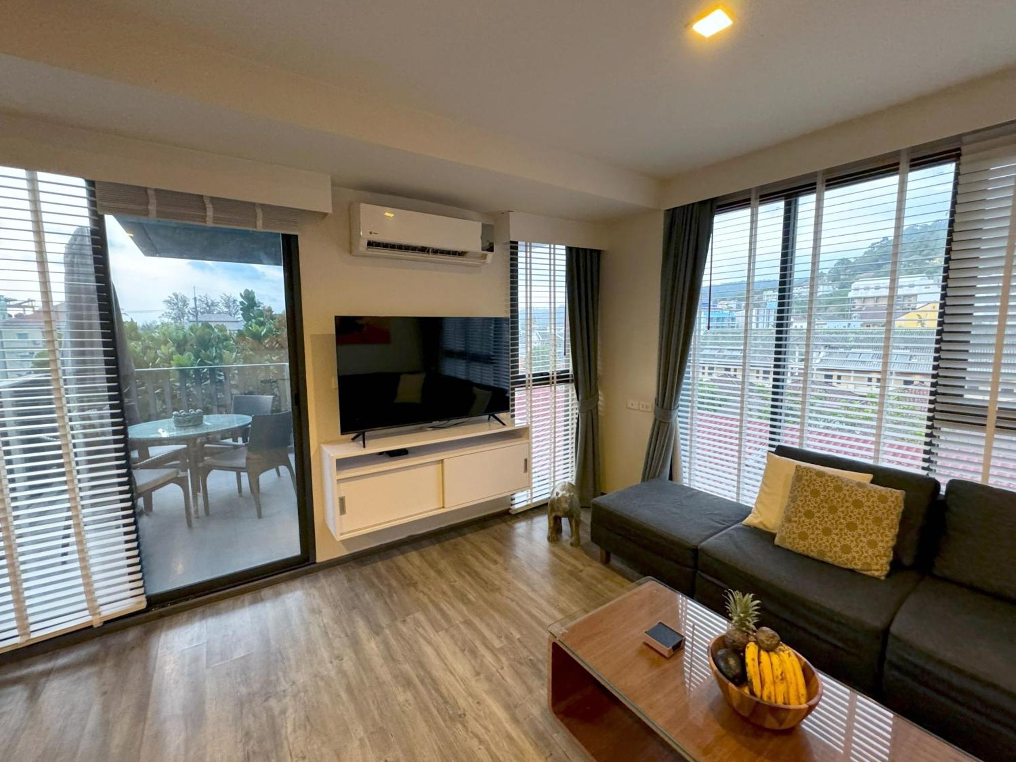 The Deck Condominium By Lofty Patong Esterno foto
