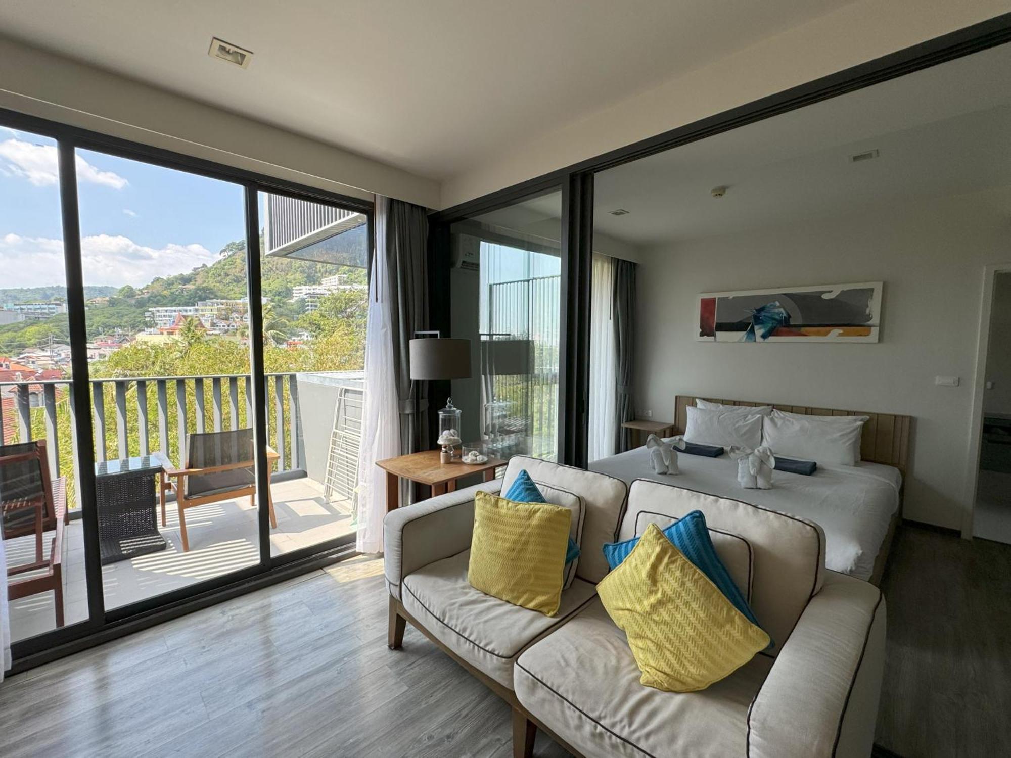 The Deck Condominium By Lofty Patong Esterno foto