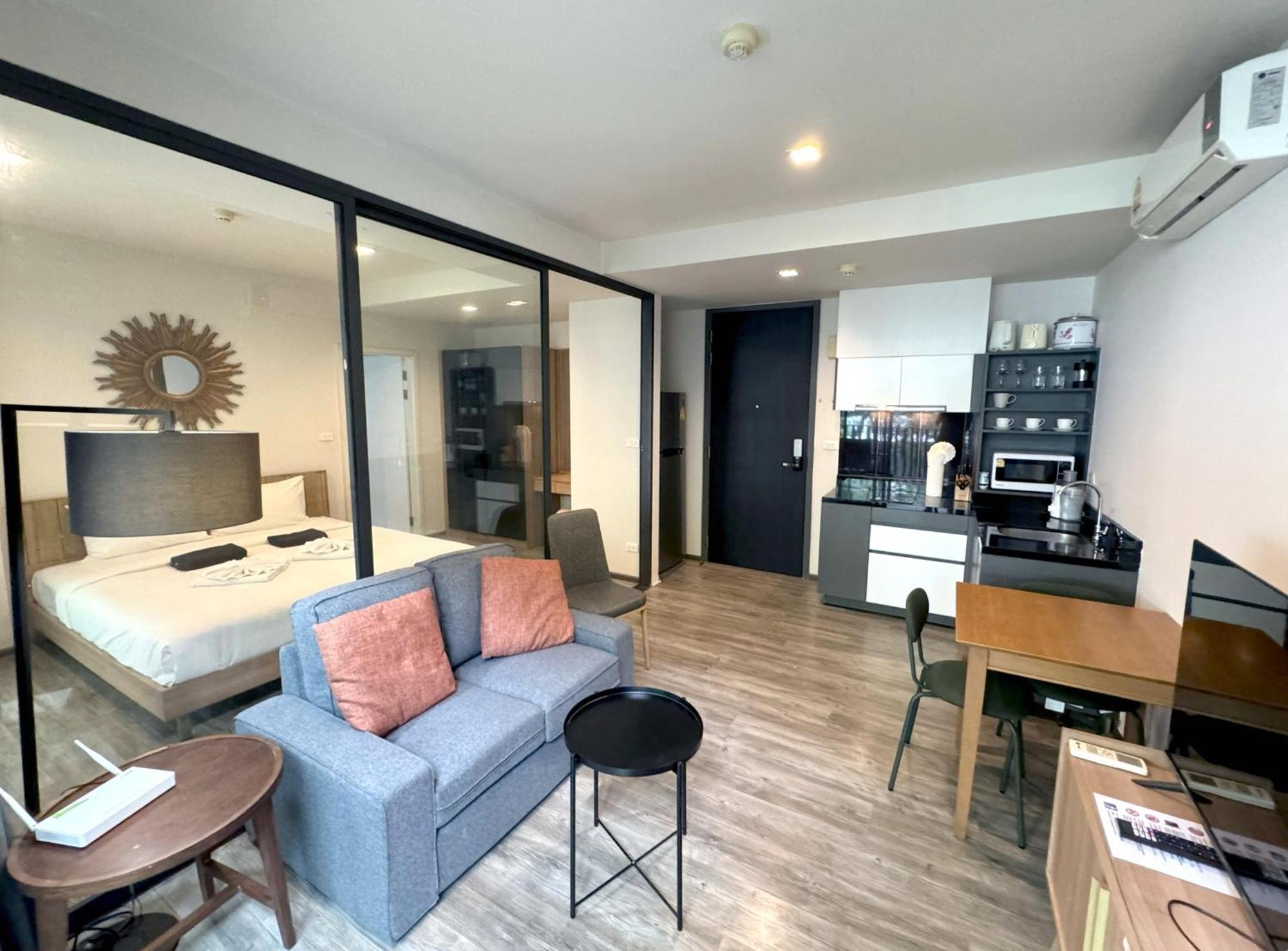 The Deck Condominium By Lofty Patong Esterno foto